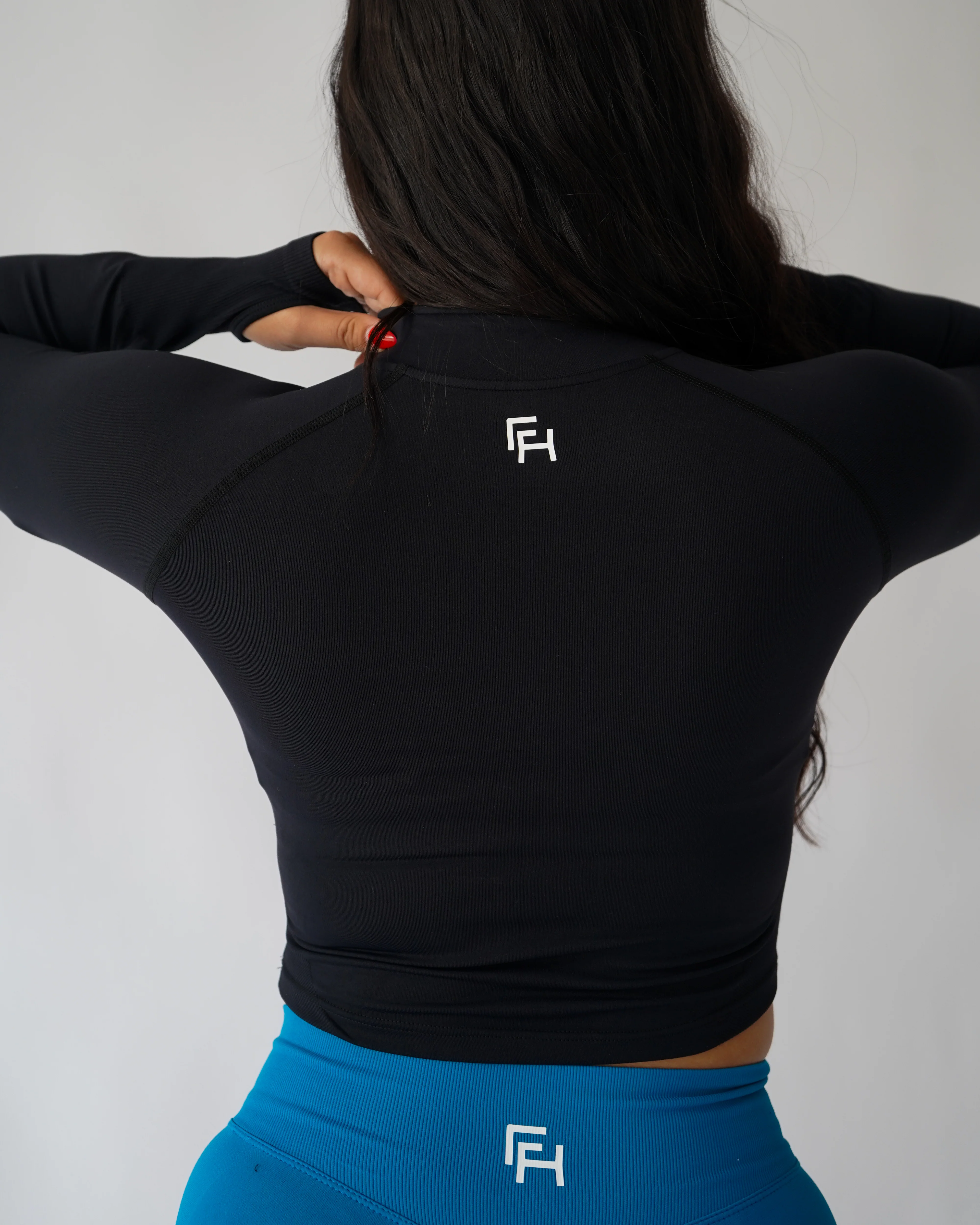 Ascend Cropped Quarter Zip - Black - Image 4