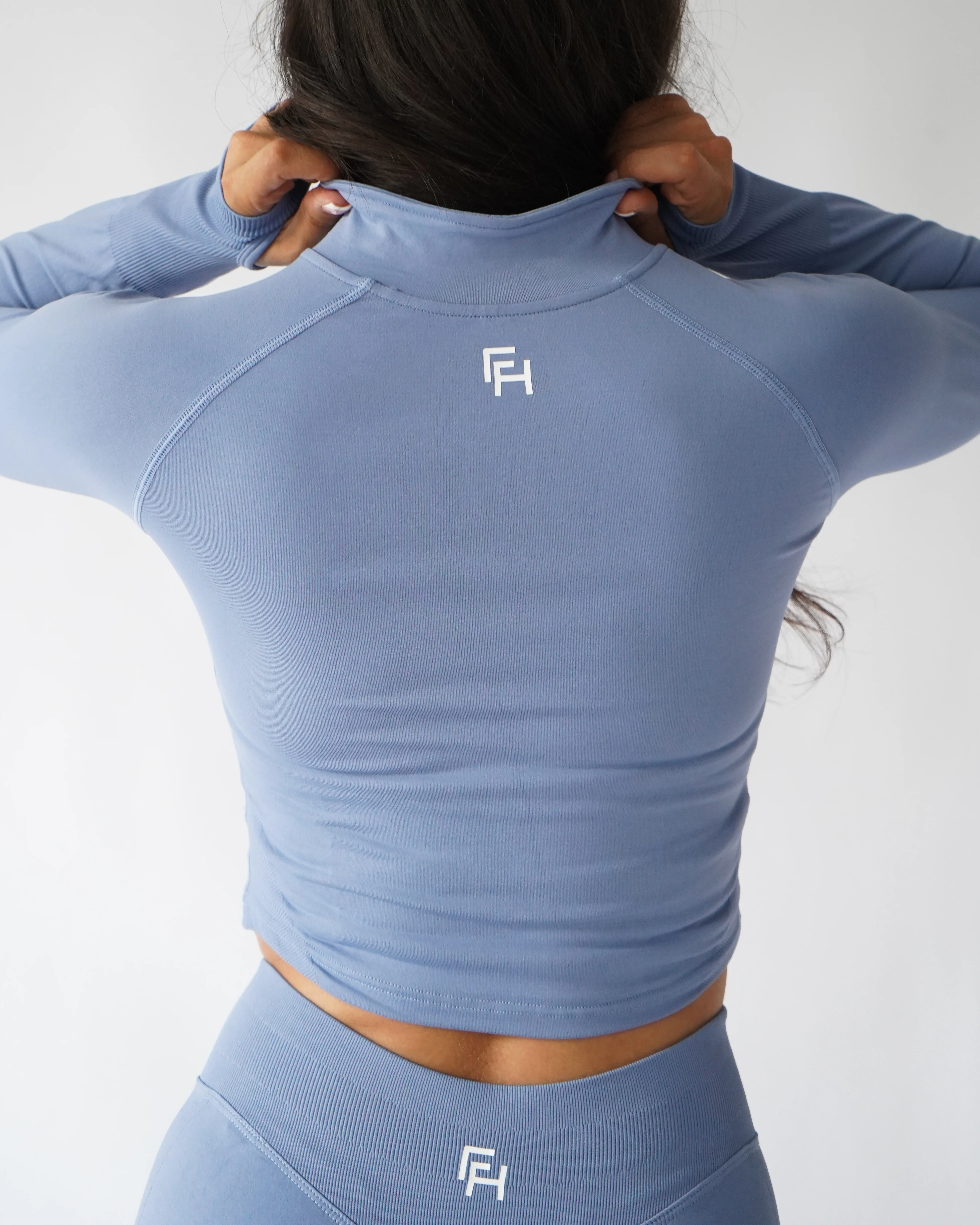 Ascend Cropped Quarter Zip - Dusty Blue - Image 3