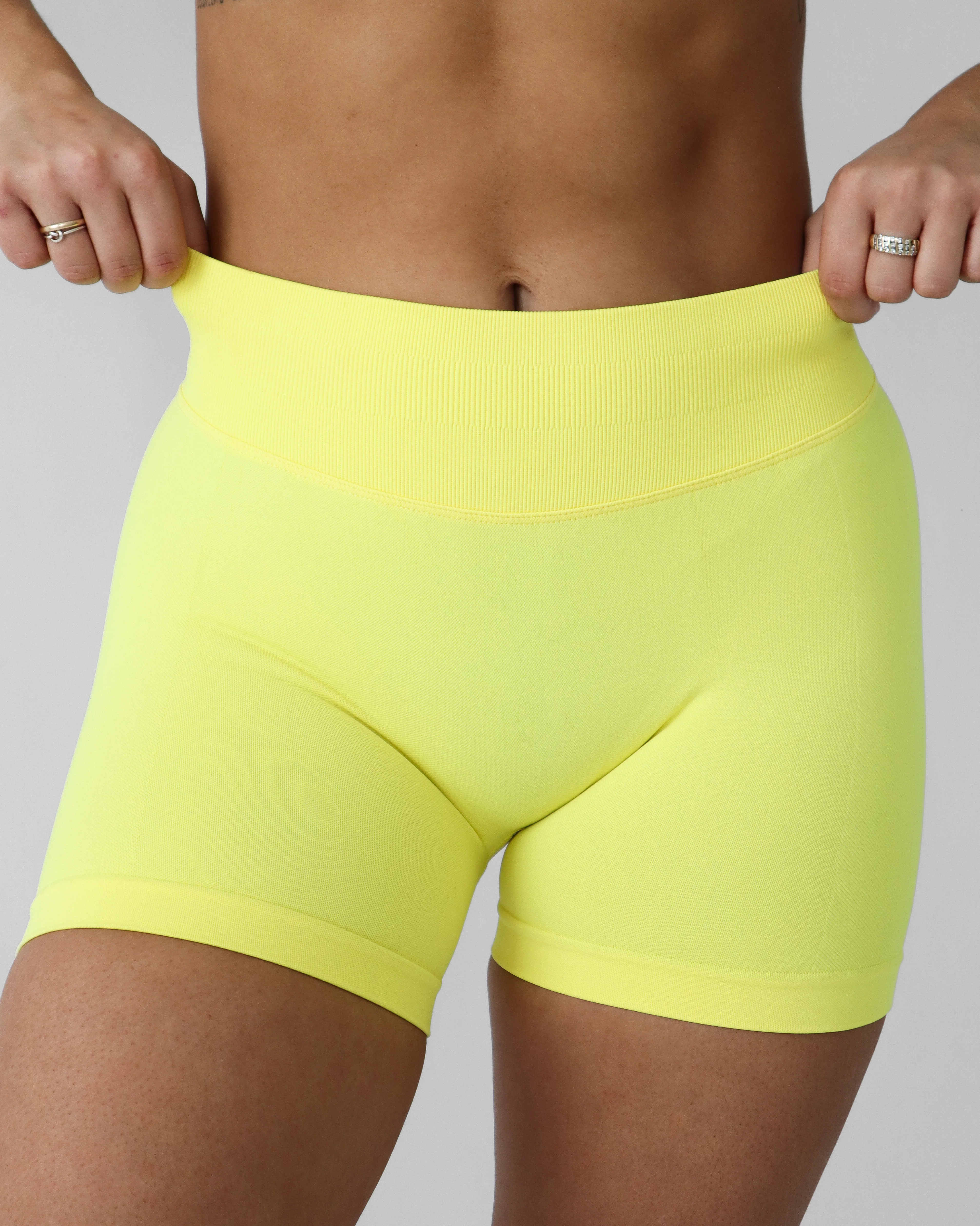Ascend Shorts 4.5" - Lemon - Image 5