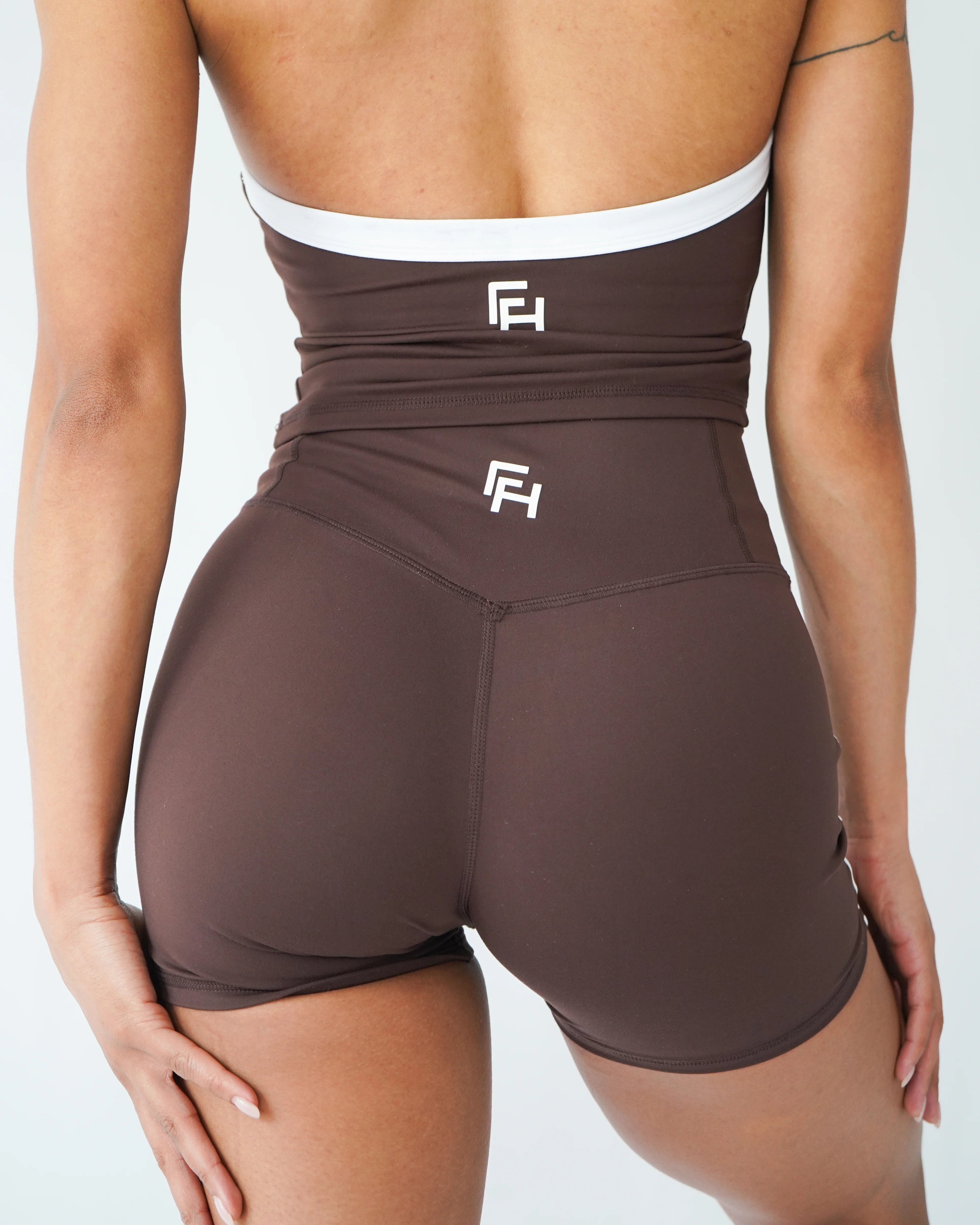 Contrast High-Waist Shorts 4.5" - Cocoa - Image 3