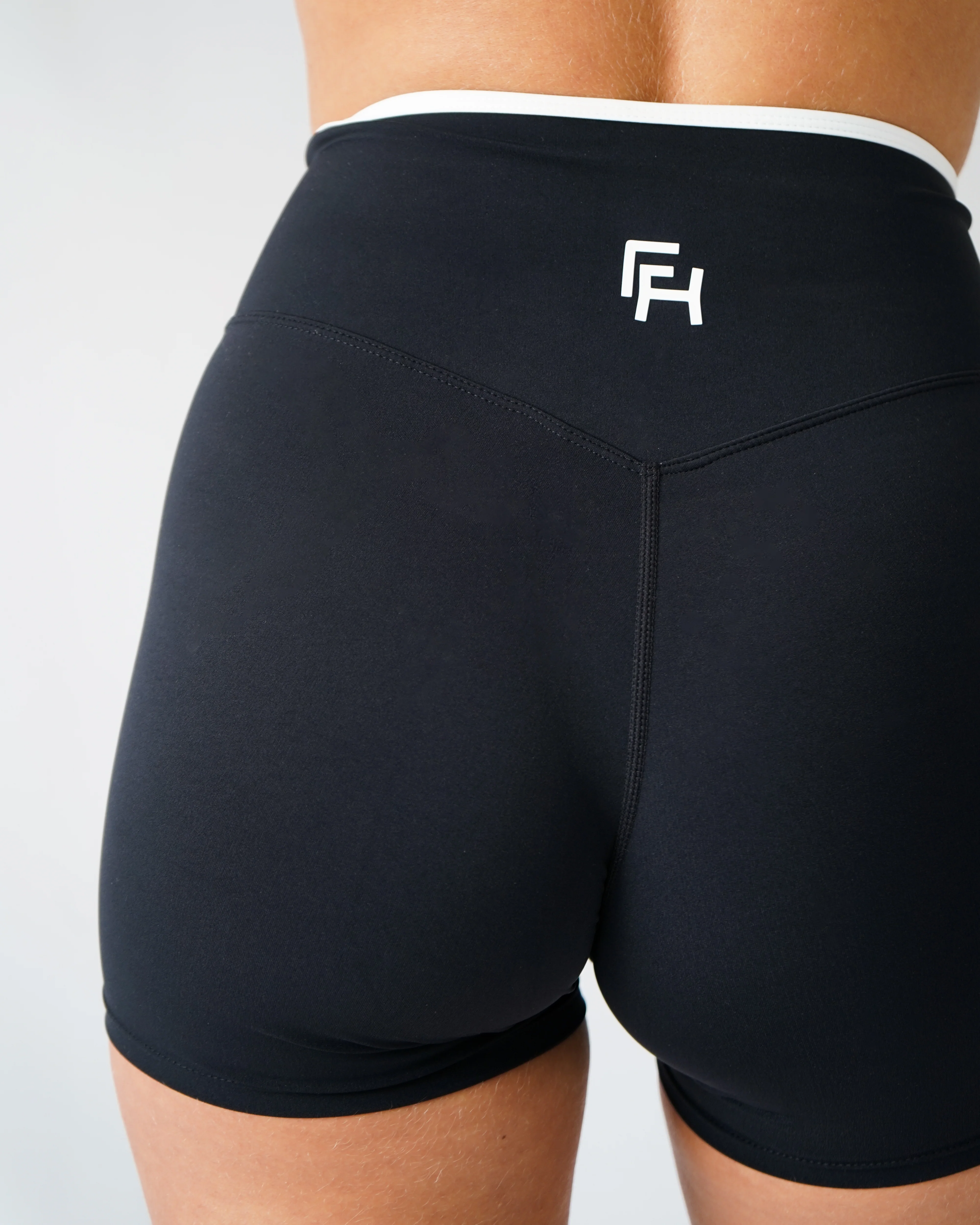 Contrast V-Waist Shorts 4" - Black - Image 5