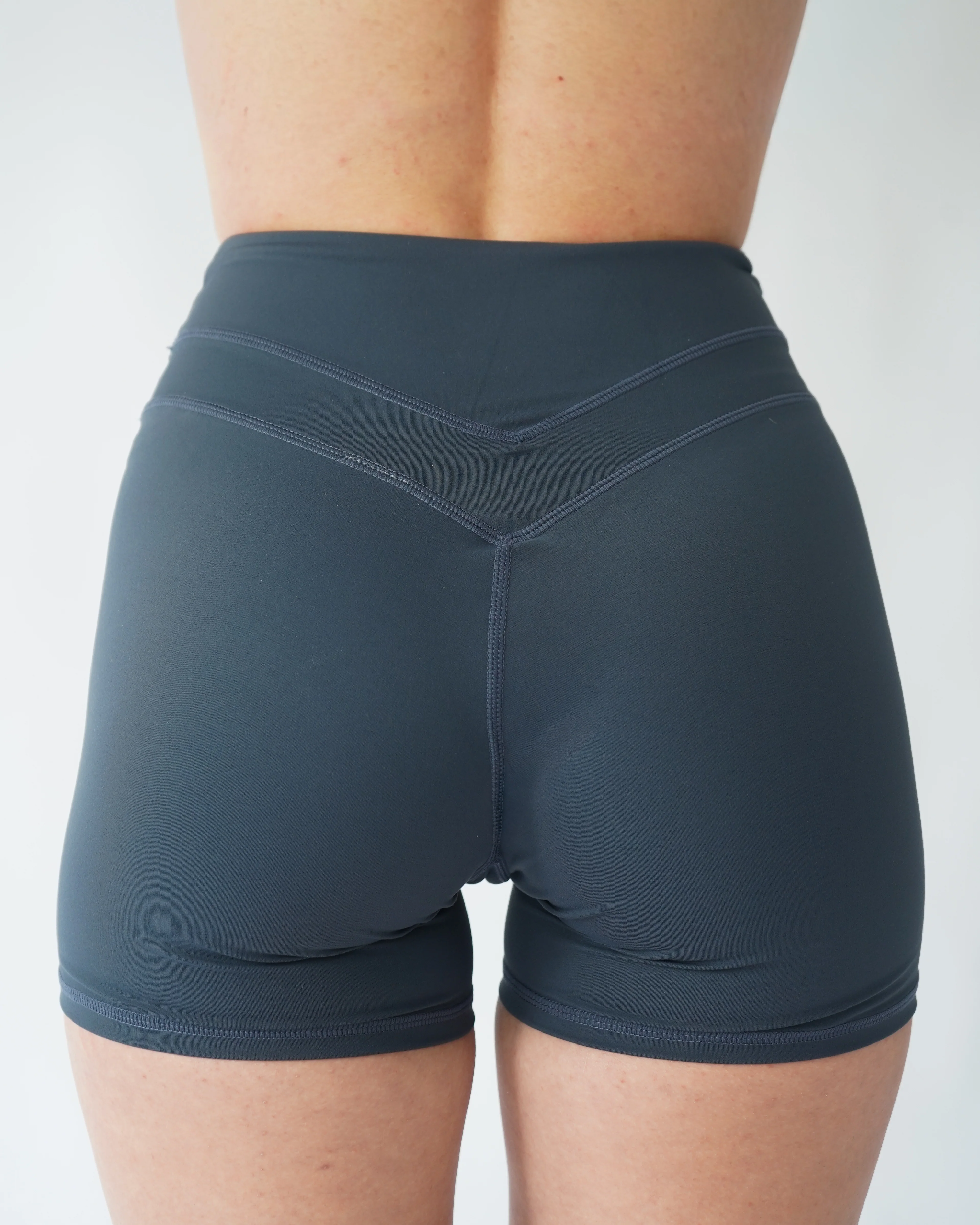 Effortless Shorts 4.5" - Stone - Image 4