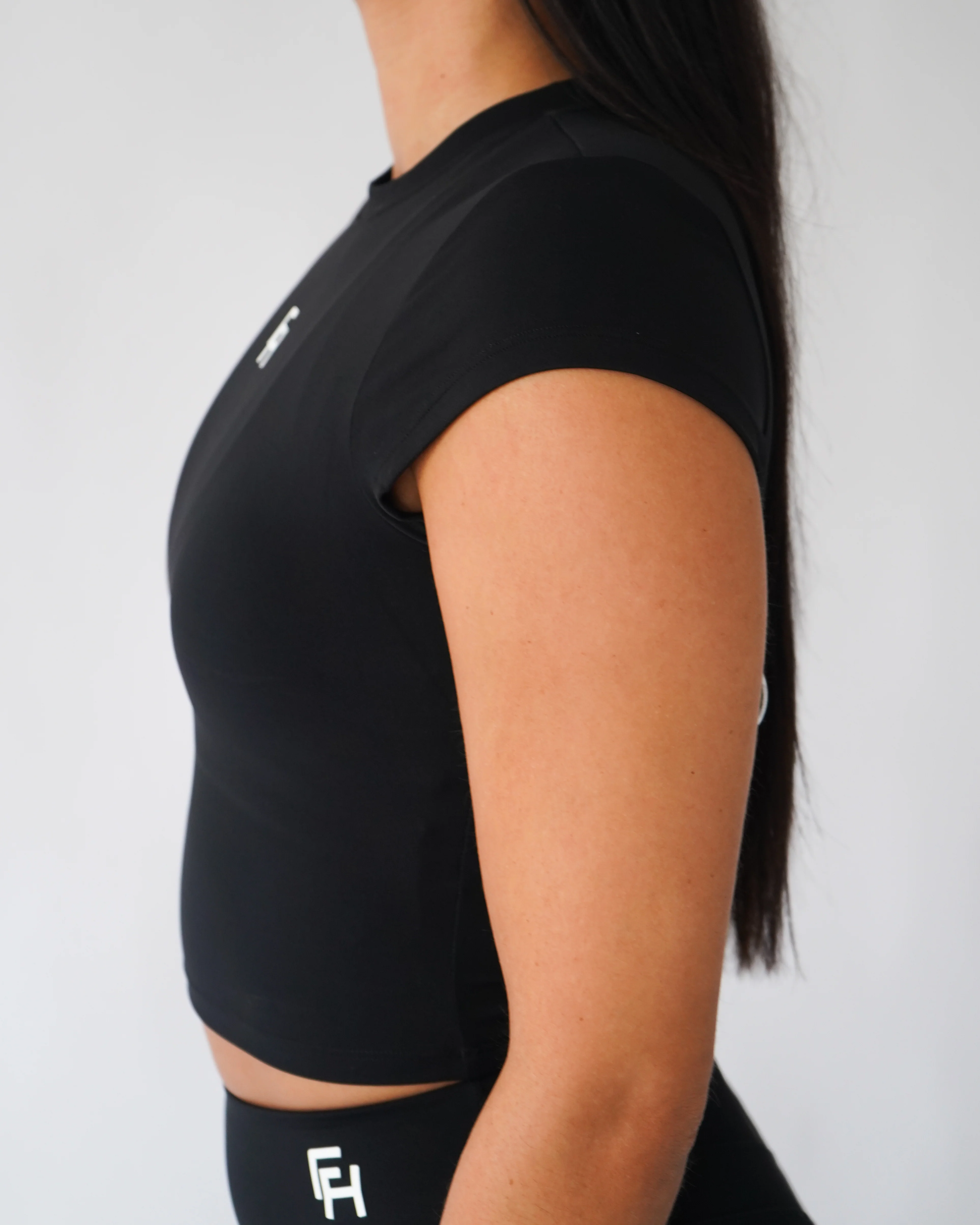 Effortless Tee - Black - Image 3